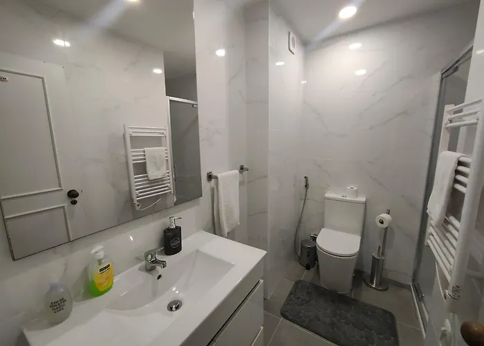 Aveirohouse בית הארחה *